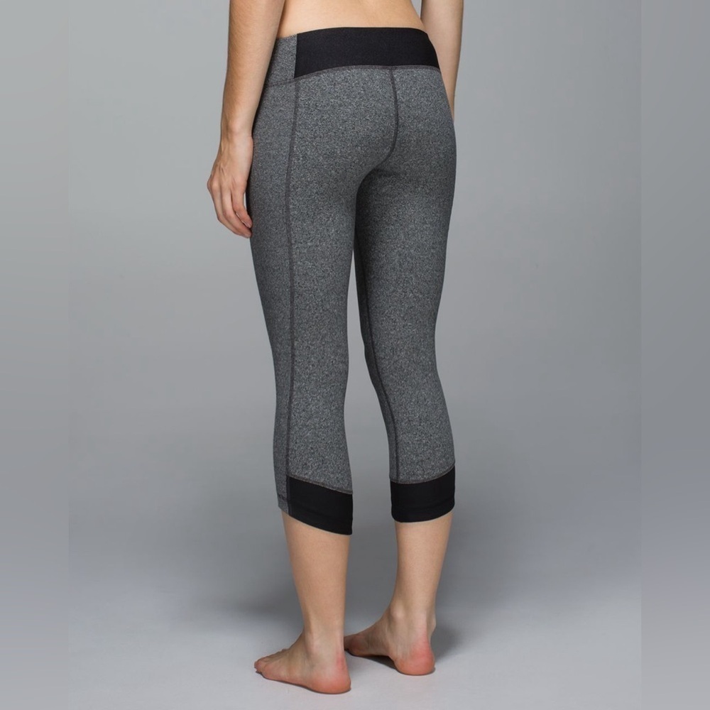 LULULEMON Motivate Crop Heathered Gray Speckled Black Workout Leggings Size 6 - Picture 2 of 8